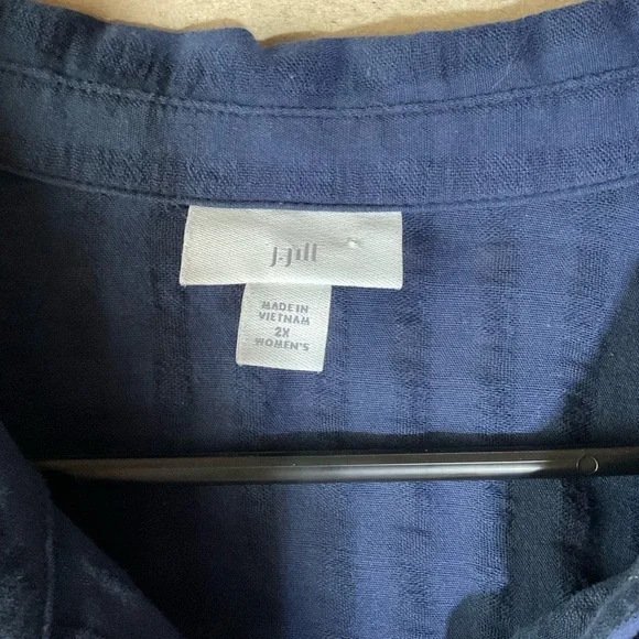 J. Jill Navy Button-Down Shirt. Size 2X - Picture 6 of 9